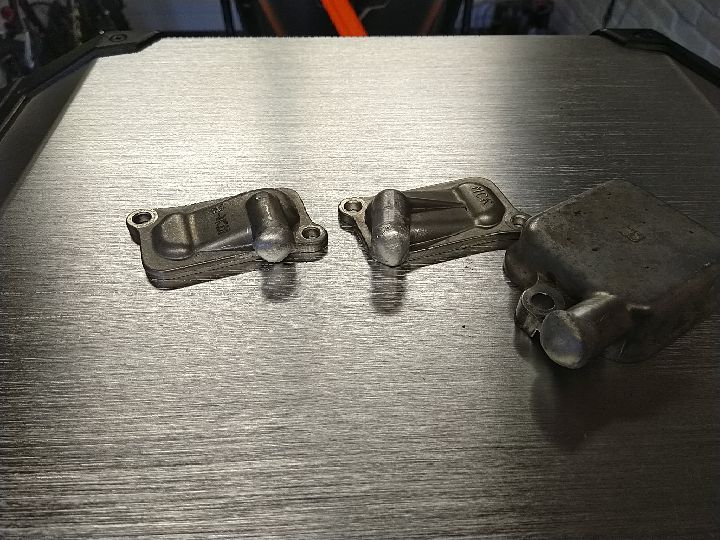 Excessive oil residue in air filter housing/some smoking after startup